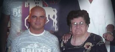 Stroncato dal dolore muore nel vedere il corpo della madre 