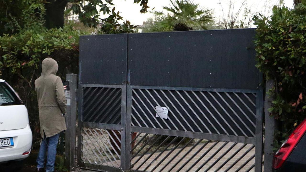 l’ingresso di una delle strutture a Marina di Massa