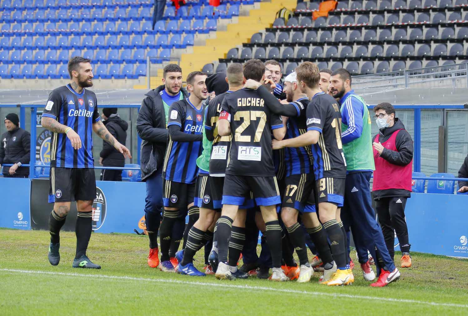 L'esultanza dei nerazzurri dopo il gol