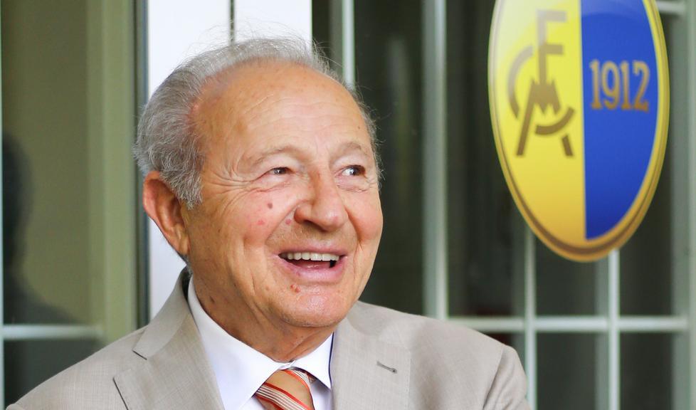 Paura per Romano Sghedoni, presidente del Modena calcio, investito in centro a Spilamberto 