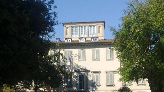 Villa Bottini, lavori al muro di cinta e al giardino