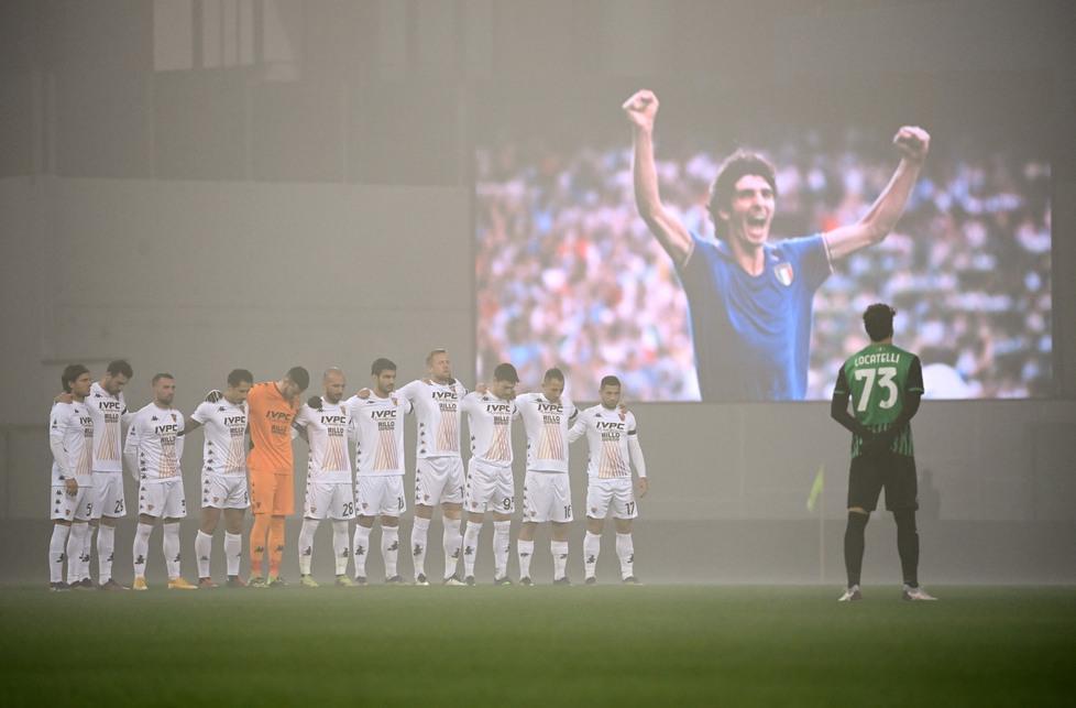 Lutto, foto e un audio dei suoi gol in Nazionale 