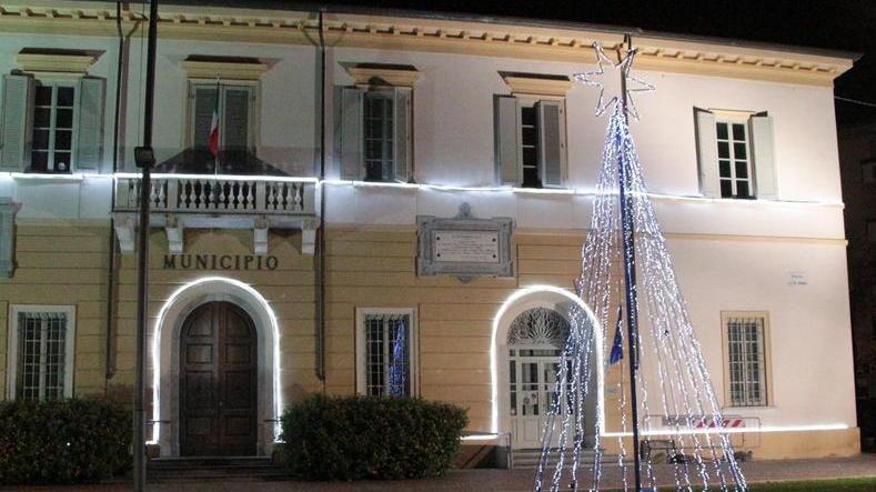 Natale sottotono: niente luminarie in strada a Massarosa