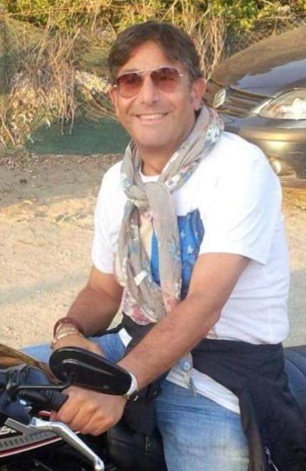 Ucciso da un malore a 53 anni davanti alla moglie 