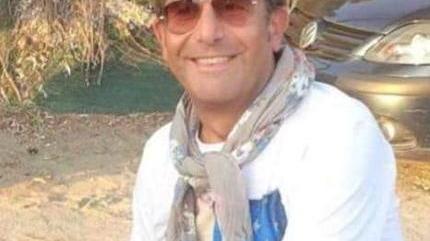 Ucciso da un malore a 53 anni davanti alla moglie