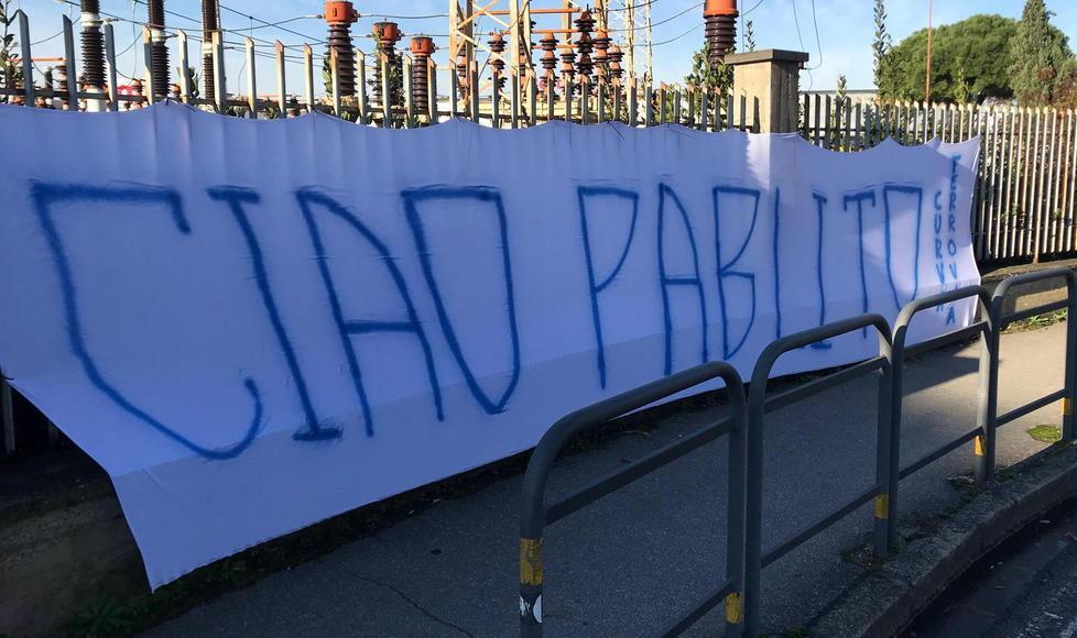 Bandiere snobbate ma spuntano tanti striscioni