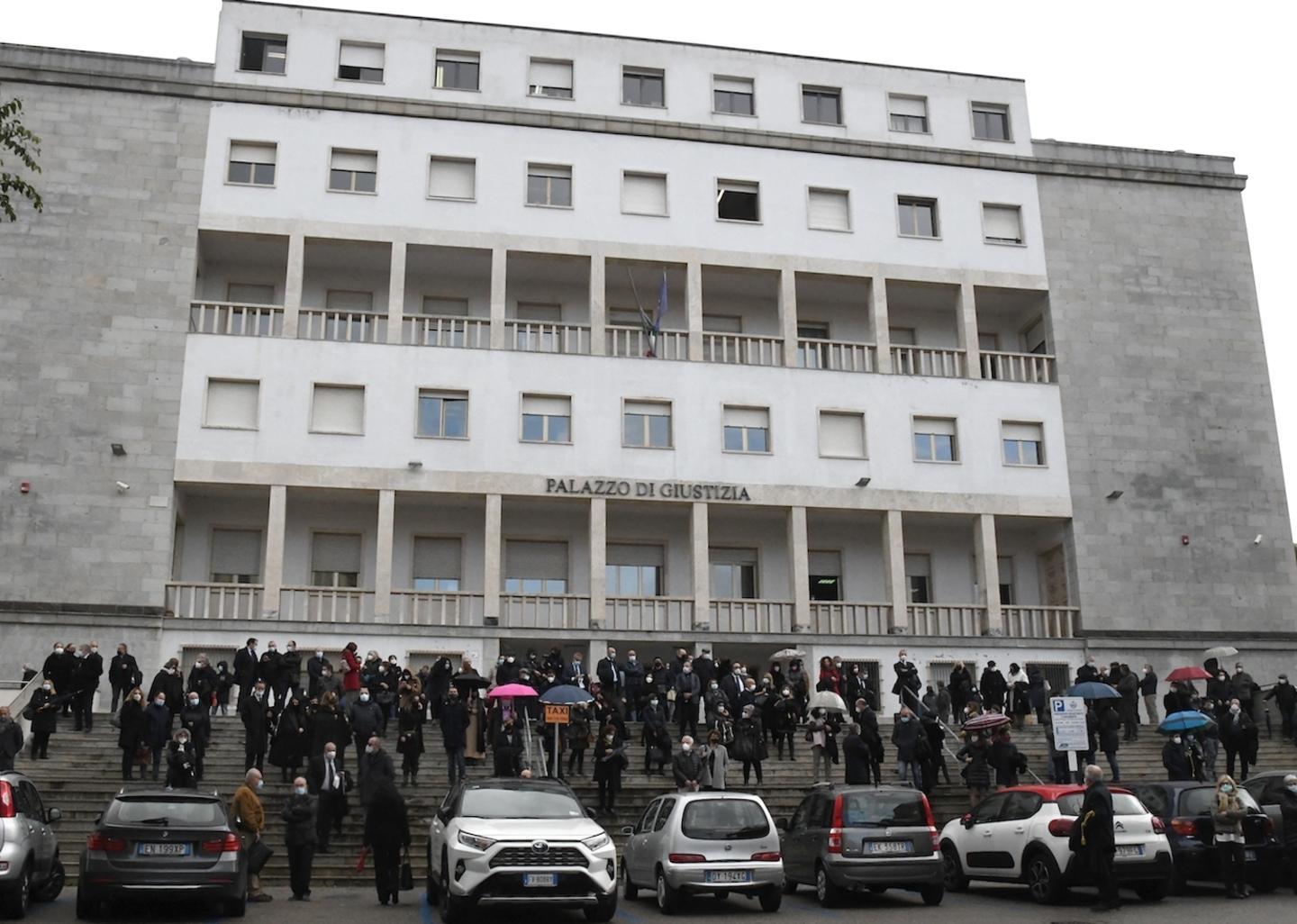 «Rischio Covid: 61 processi alle 9» 