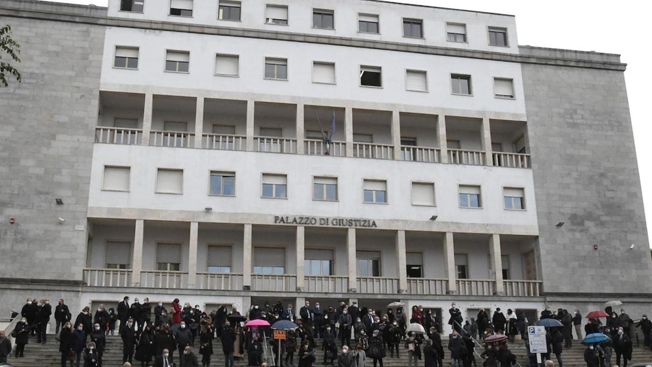 «Rischio Covid: 61 processi alle 9»