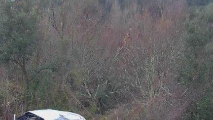 «Sono nella scarpata, aiuto», i disperati sms agli amici prima del salvataggio