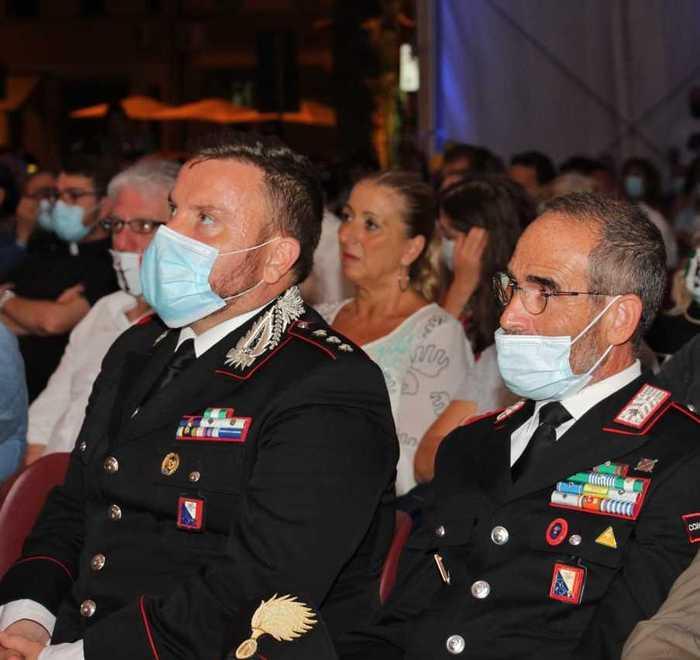 Anziana ferita in casa, salvata dai carabinieri di Cecina: «Vi devo la vita, siete i miei angeli custodi»
