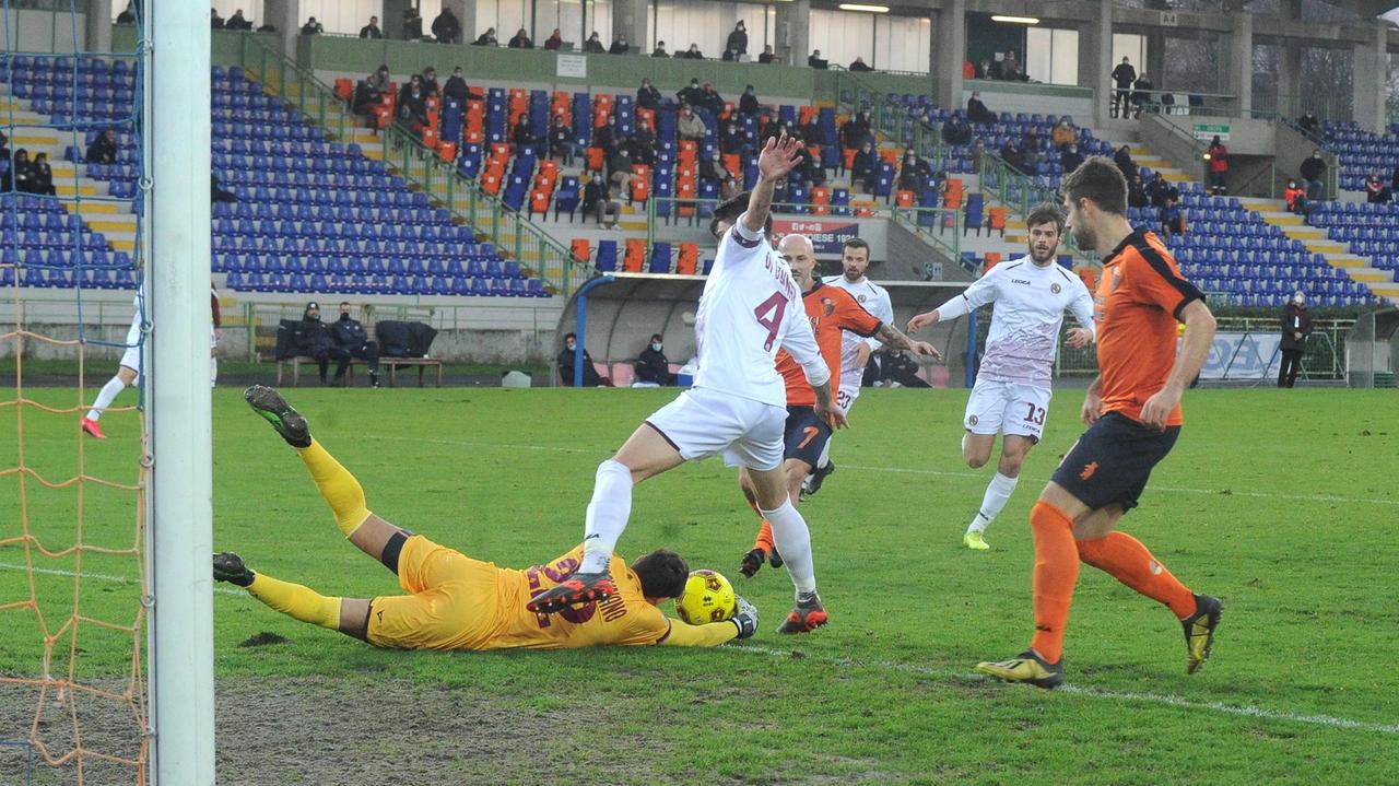 Il Livorno non esce dalla zona arancione: basta l’ex Valiani per lanciare la Pistoiese