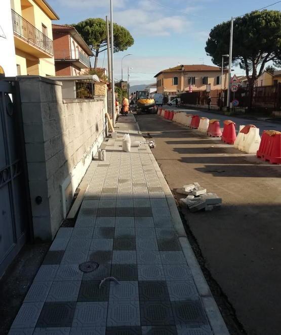 Nuovo marciapiede da Barbaricina al Cep 
