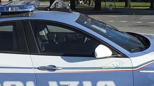 Ruba un cardigan ma la commessa lo vede Preso dalla polizia