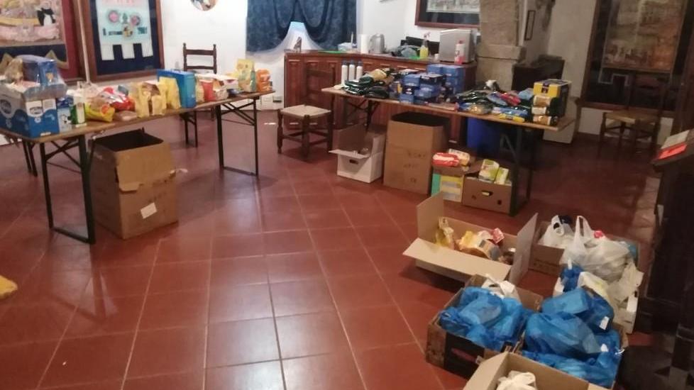 Contrade unite per raccogliere cibo che sarà donato ai più bisognosi