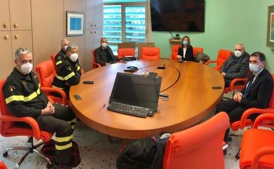 Mezzo per i vigili del fuoco donato ai Comuni dalla banca di Castagneto 