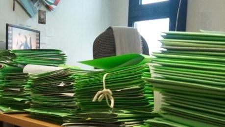 Falsificavano la firma di un collega: a giudizio due note avvocatesse