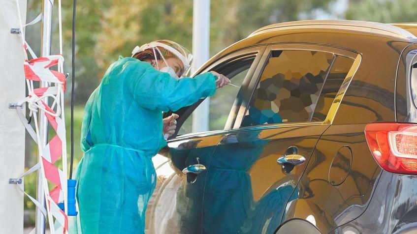 Altre quattro vittime in provincia ma rallenta la diffusione del virus