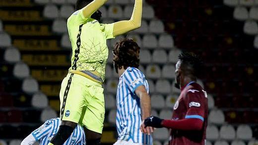 Superman Thiam non basta La porta spallina è stata violata