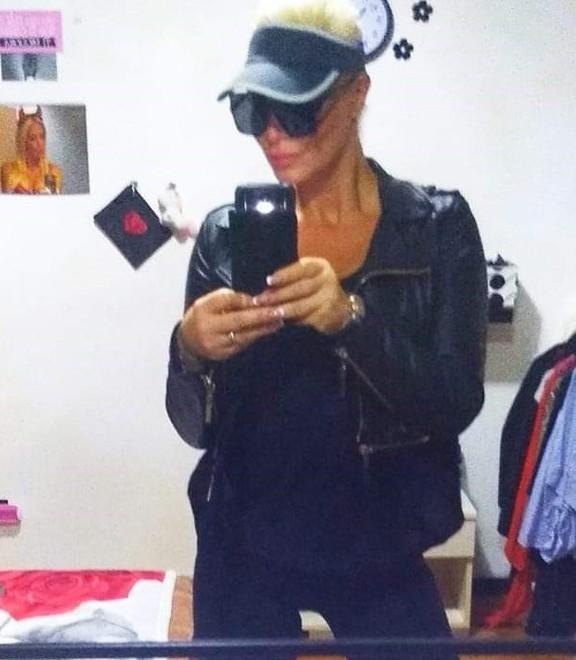 Porto Garibaldi, la denuncia dell’ex pornostar: «Hanno rubato la mia identità» 