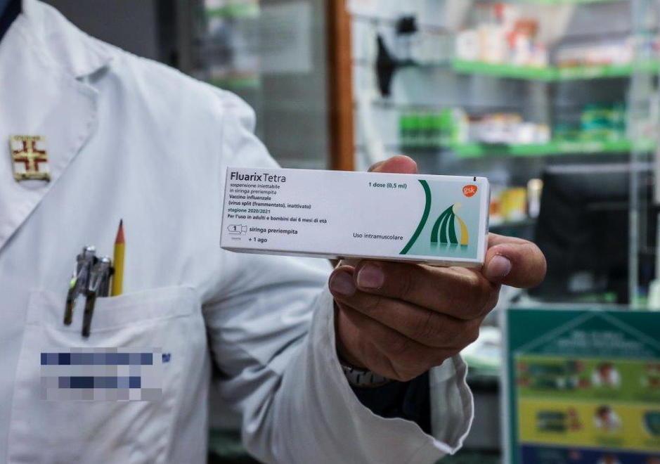Arrivati altri 2.430 vaccini antinfluenzali in Versilia ma l’obiettivo iniziale è ancora lontano 