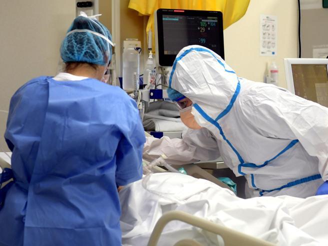Coronavirus, tre decessi e due ricoveri. Nel Ferrarese altri 120 positivi