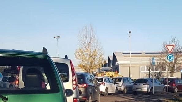 Sassuolo. Passaggio a livello di S. Antonino resta chiuso Traffico in tilt e code infinite