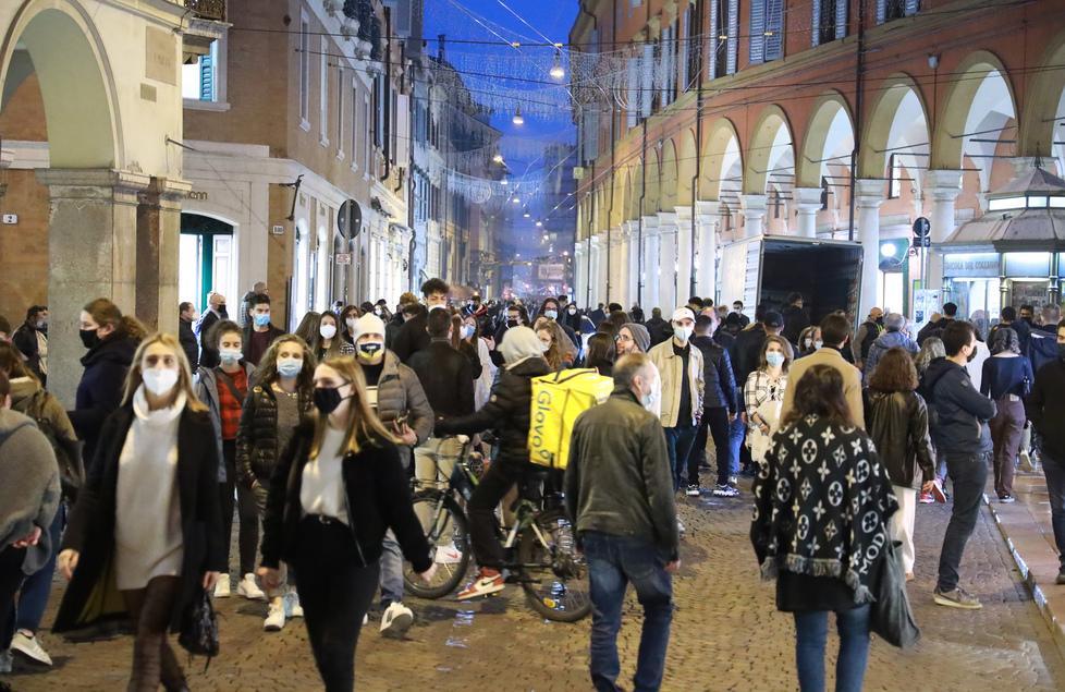 Vendite a Modena, timida ripresa  «Un nuovo stop generale sarebbe devastante» 