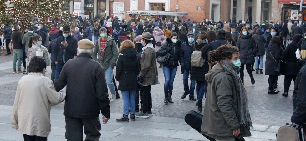 Il prefetto di Ferrara sbotta: «Dissennati e irresponsabili»