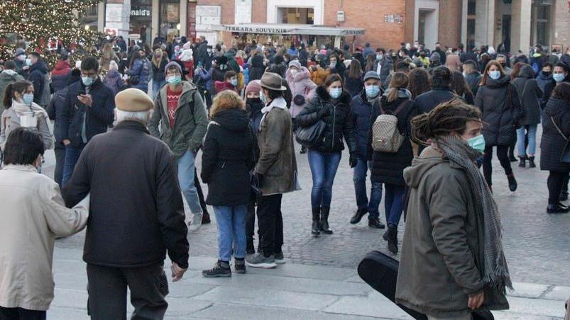 Il prefetto di Ferrara sbotta: «Dissennati e irresponsabili»