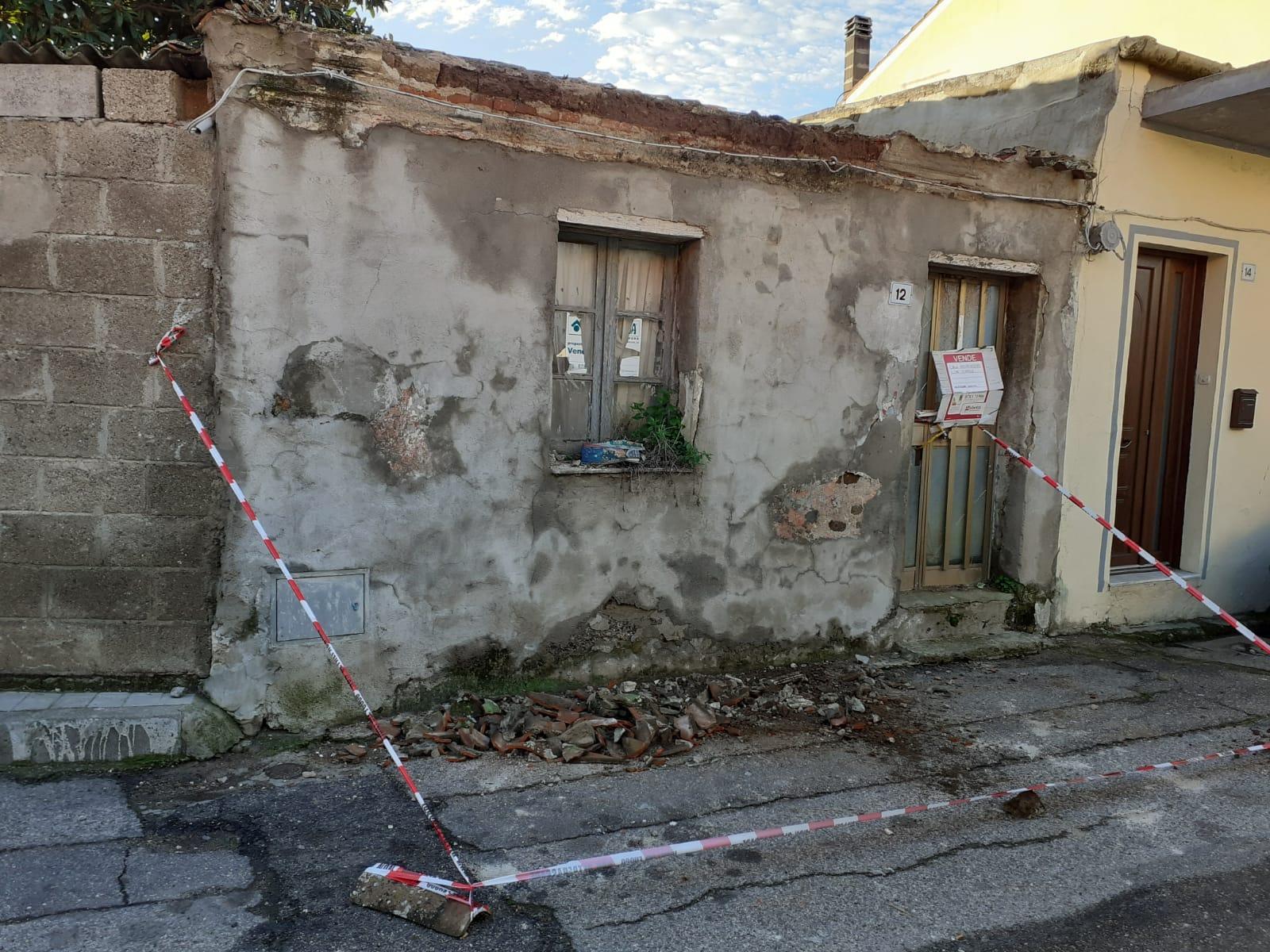 Oristano, crolla una vecchia casa a Silì