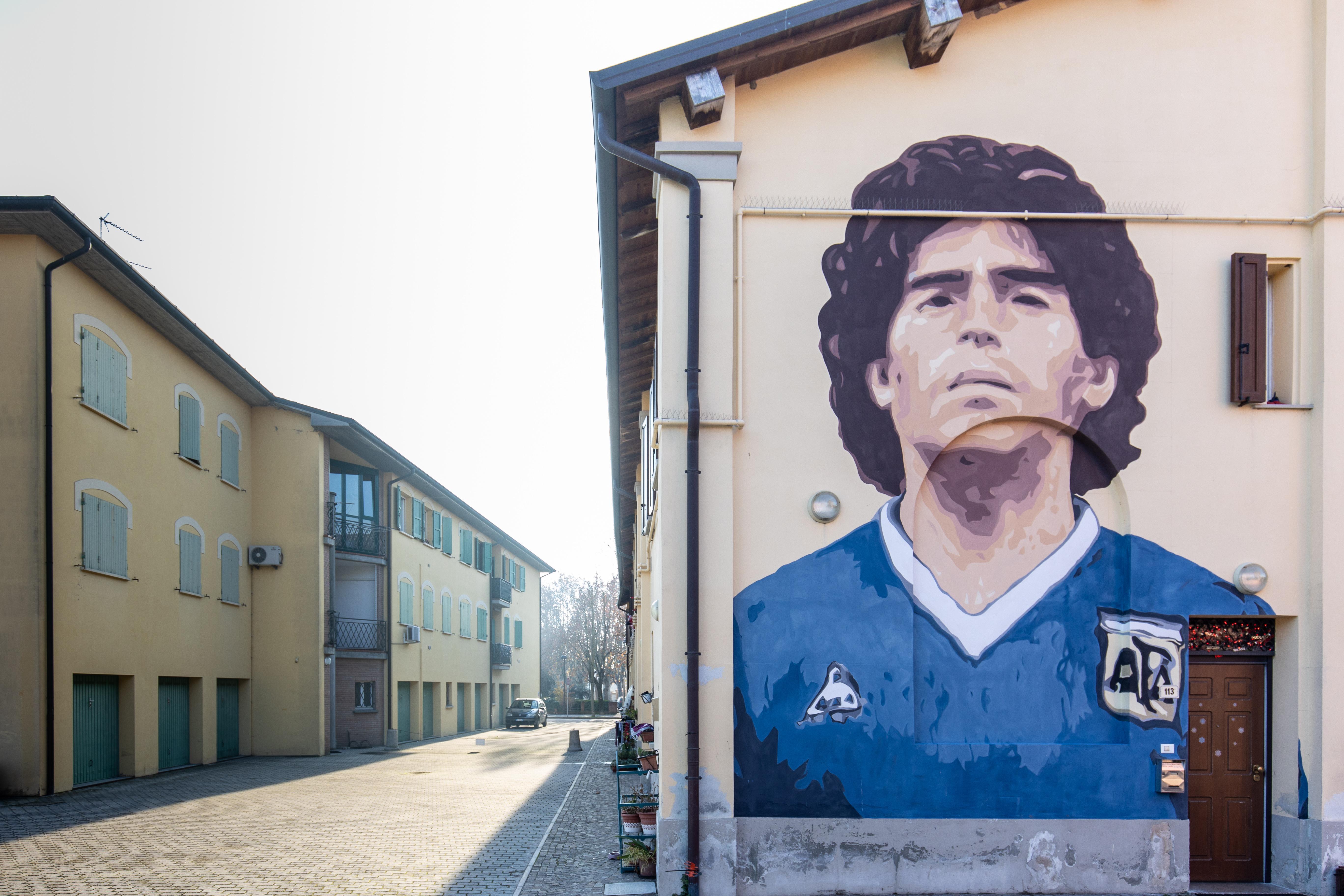 Il murale di Maradona in via Verga a Molinella