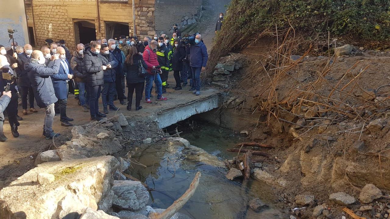Alluvione in Sardegna, il ministro Boccia: "Tempi rapidi per la ricostruzione di Bitti"
