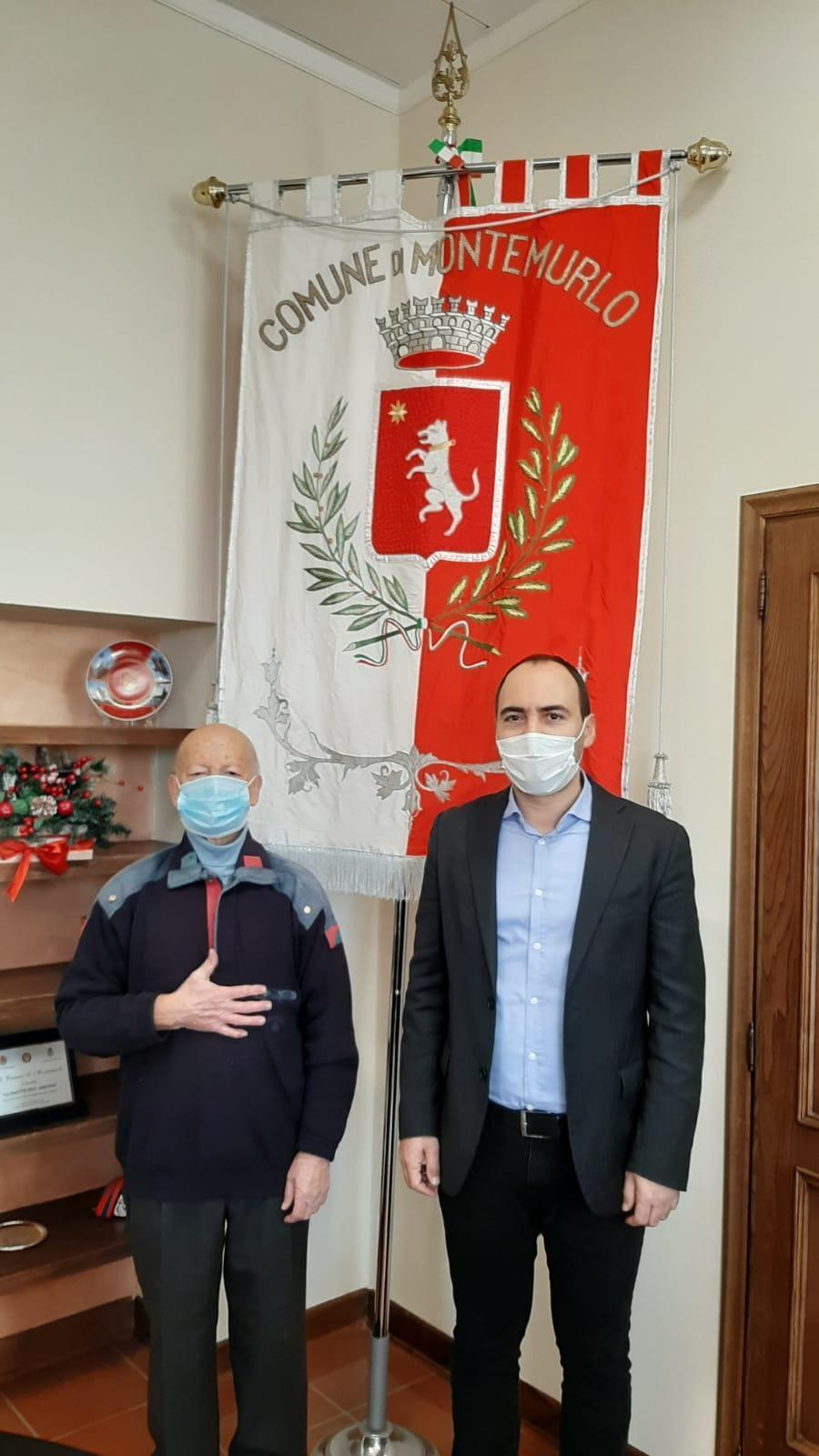Michele Capasso insieme al sindaco Simone Calamai