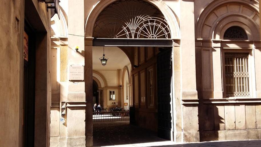 Spariscono i soldi dal conto di un condominio