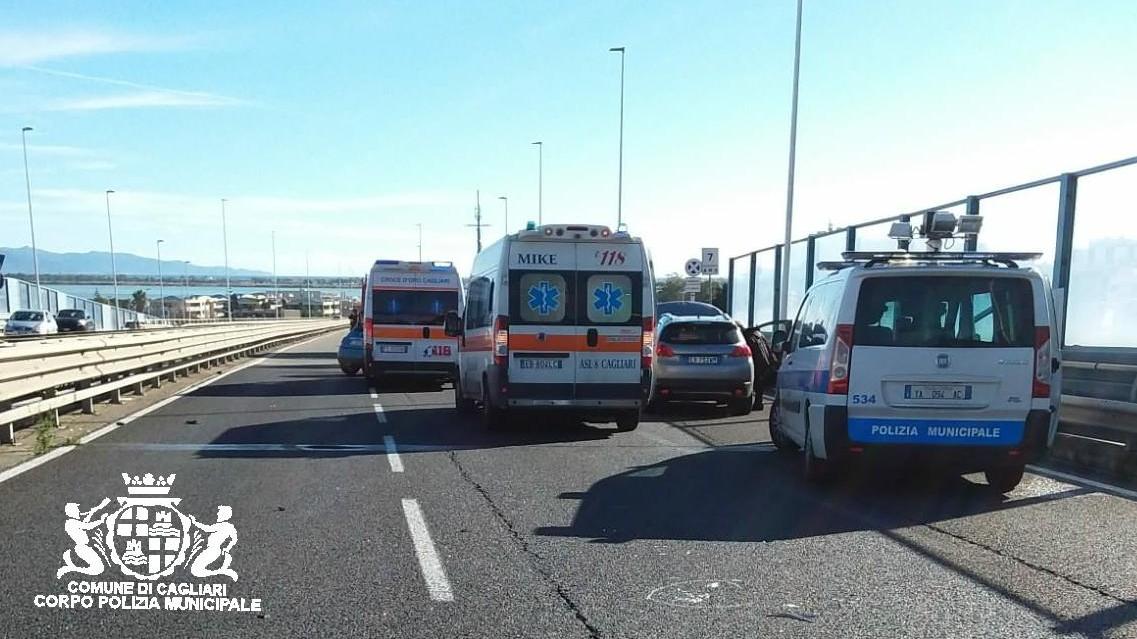 Cagliari, incidente sull'asse mediano: traffico in tilt per un'ora