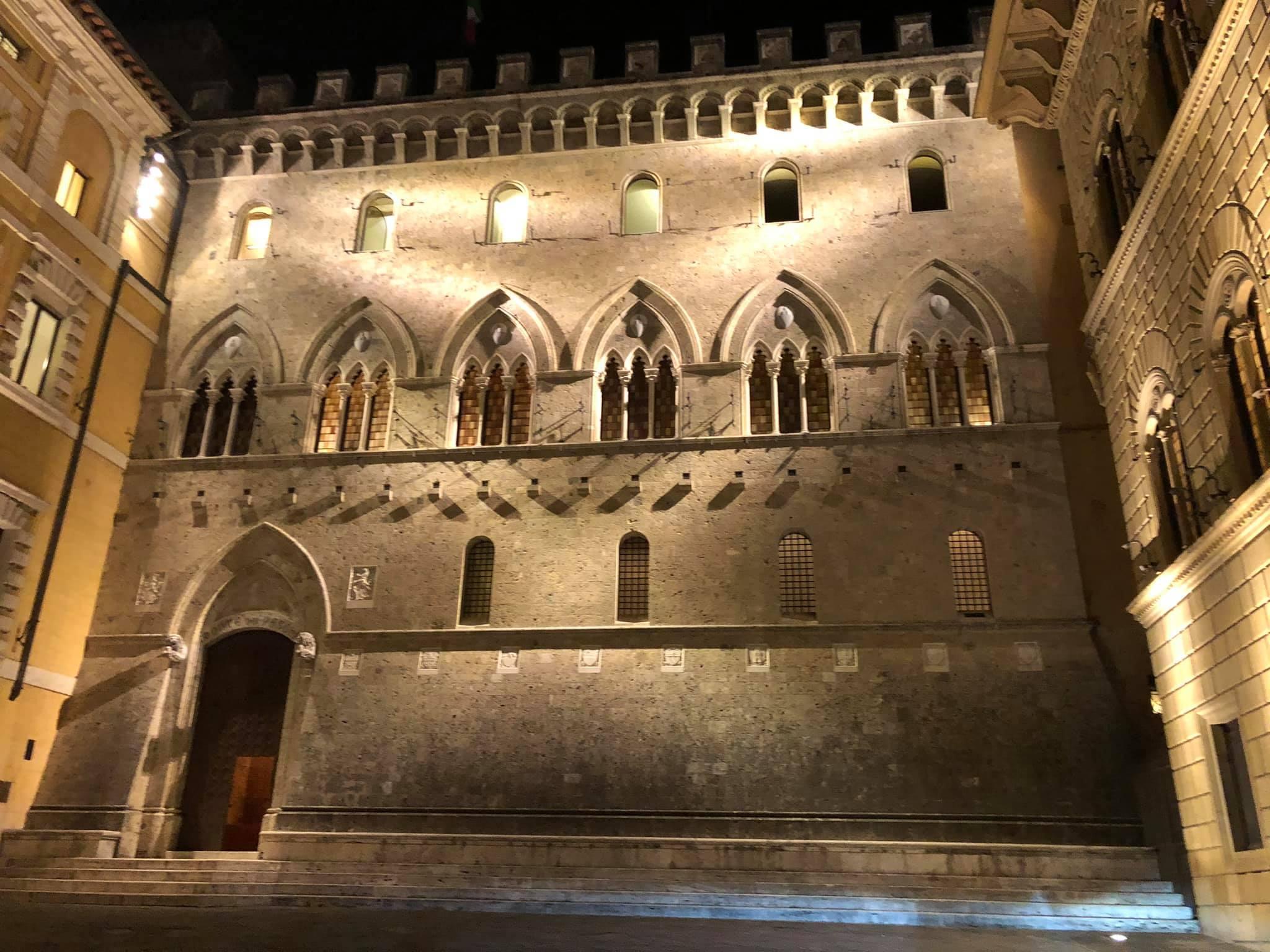 La sede del Monte dei Paschi a Siena