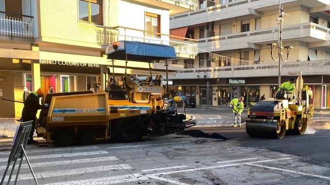Lavori in corso in via Ingolstadt, commercianti infuriati