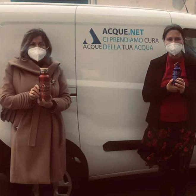 Borracce in alluminio a 500 studenti pontederesi