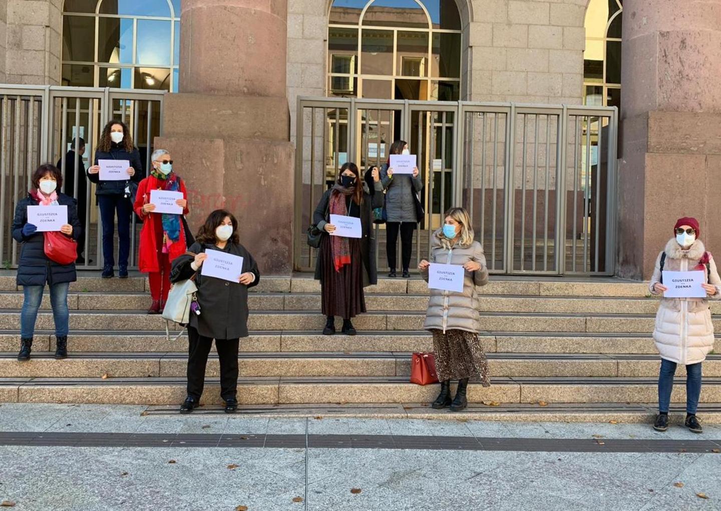 Sit in delle donne: la violenza riguarda tutti, vogliamo giustizia