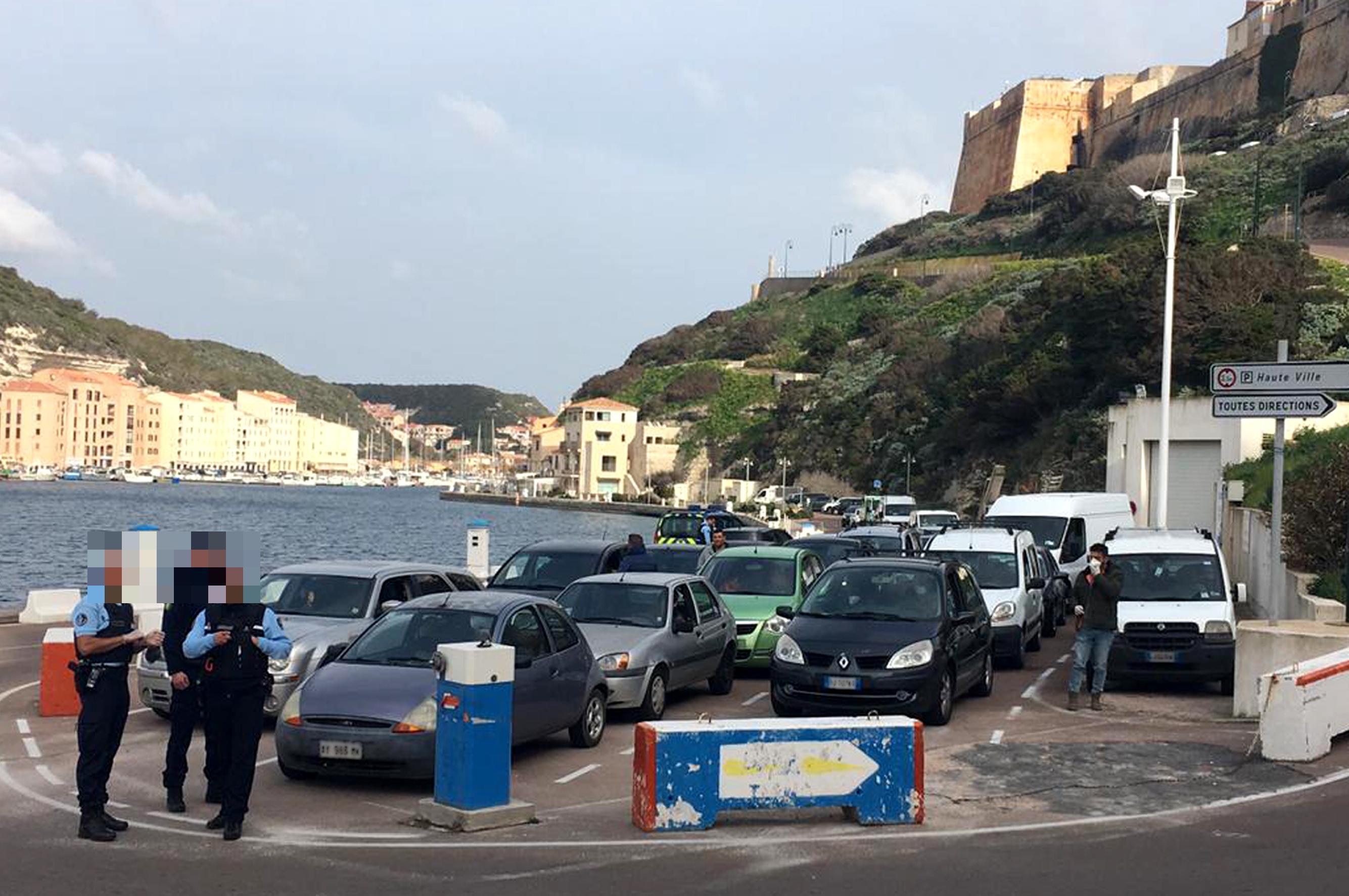 Covid, in Corsica certificato obbligatorio per chi arriva dalla Sardegna: è polemica