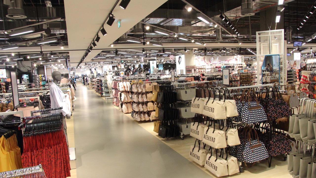 Primark amplia l’orario e assume ai Gigli