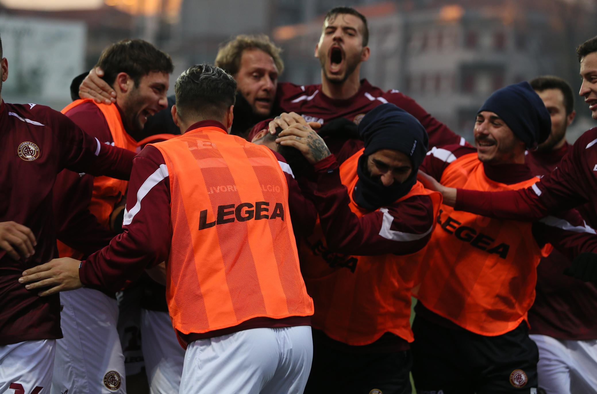 Vivi e vincenti, per il Livorno una giornata da favola: Murilo e Braken asfaltano la Pro Vercelli   