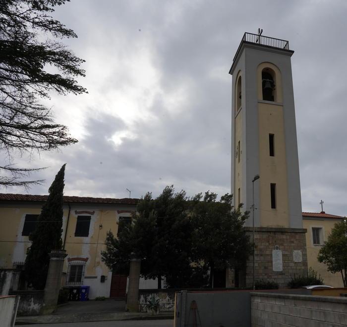 Il Comune tende la mano al parroco: sì alle campane, no ai rintocchi dell’orologio 