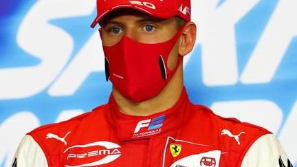 Anziani sarete voi... Alonso una scheggia nei test di Abu Dhabi «Che bello guidare»