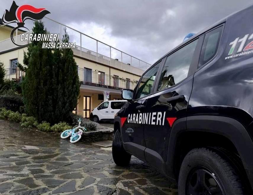 Madre denuncia: lividi e graffi sul corpo della mia bimba