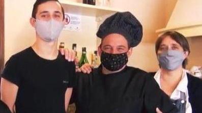 Cesti natalizi per beneficenza grazie a Gianni e a sua moglie Silvia