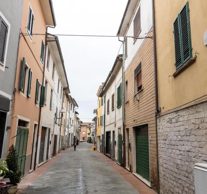«Posti auto a 100 euro annui proposti ai commercianti»