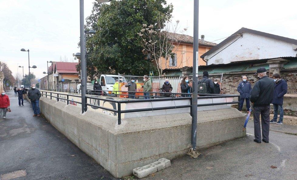 Un sottopassaggio pedonale tra stazione e piazzale Europa