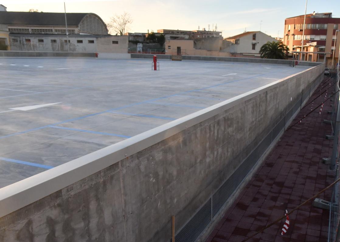 Apre il parcheggio di via Mariano 