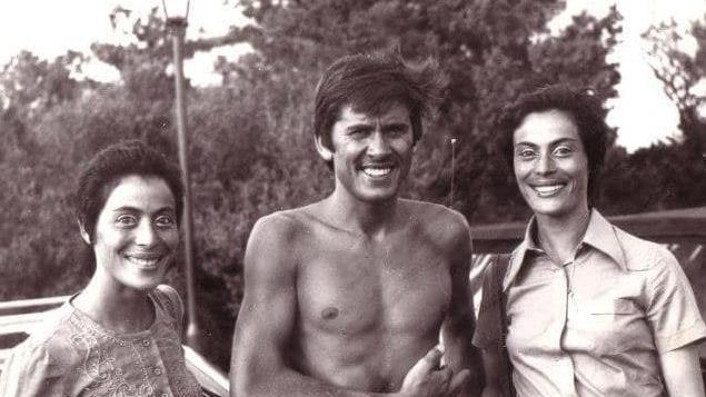 Morandi su Facebook «Chi è questa donna?» E la fan sarda: sono io